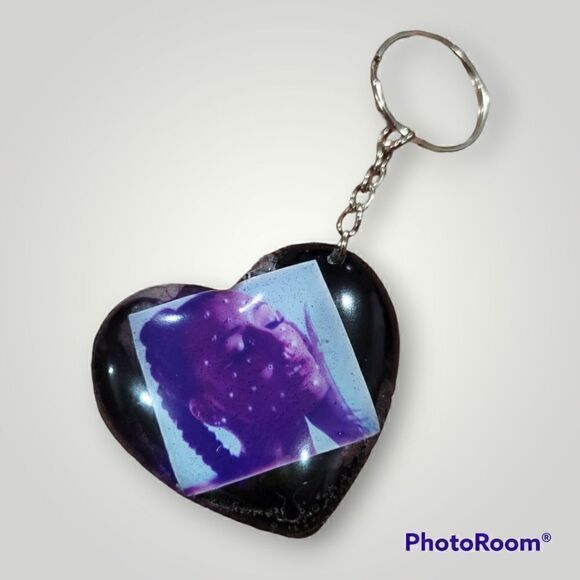Emily Vaughn Purple Ink Heart Keychain (Z163) - Picture 3 of 9